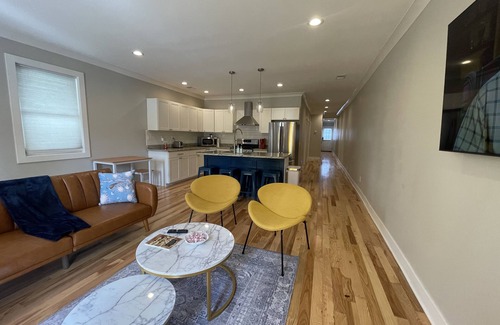 Shelby Park House | Bright, Cheery Home steps from Shops & Nightlife!