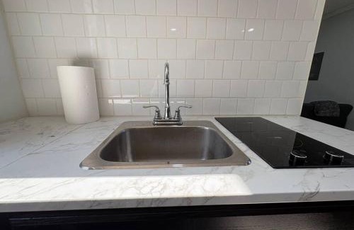 Turner Park House | Bright & Comfortable Bungalow!