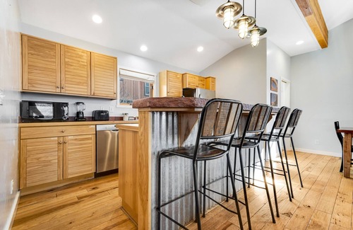 Moab Condo | Bright condo one mile from Downtown with WiFi & AC, near parks