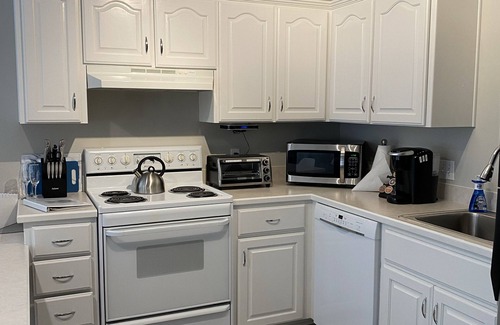 Kellogg Condo | Bright Condo With Views & Easy Access to CDA River. Minutes From Gondola!