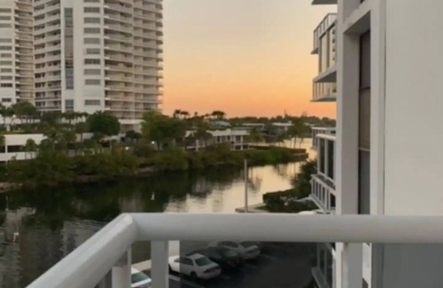Aventura Apartment | Bright Condominium in great South Florida location