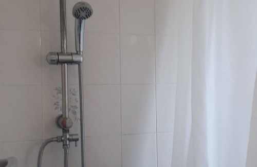 Dassia House | Bright, Cosy, Twin or Double.