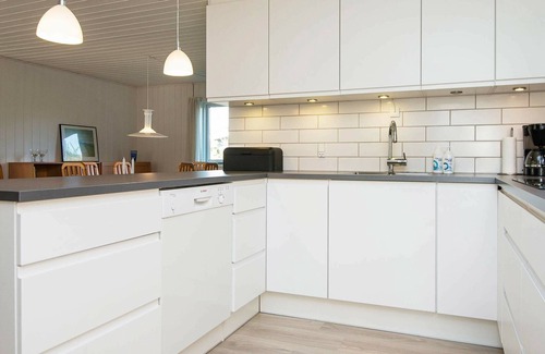Hvidbjerg Strand House | Bright Cottage in Hvidbjerg - By Traum Ferienwohnungen