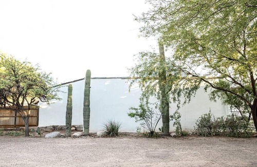 Barrio Historico Apartment | ✺ Bright & Cozy 1BR Located Steps from Downtown ✺