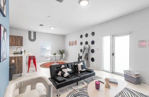 Riverside Park House | Bright & Cozy 3BR w/Fast WiFi, Minutes to Beach!