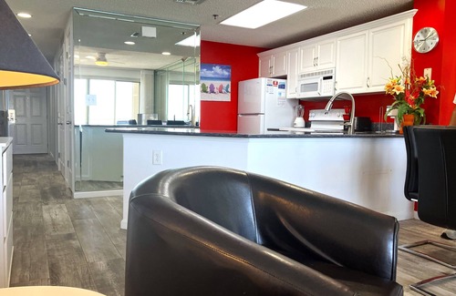 Destin Condo | Bright & Cozy Beach Front unit with amazing gulf views! Sterling Sands #612.