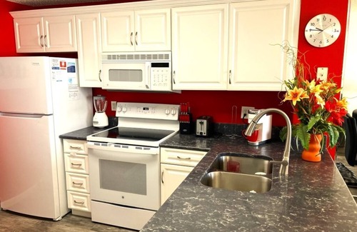 Destin Condo | Bright & Cozy Beach Front unit with amazing gulf views! Sterling Sands #612.