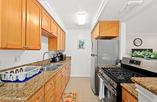 Alhambra Apartment | Bright&Cozy Getaway 10min to Downtown LA