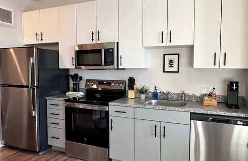 Cincinnati Apartment | Bright & Cozy Near TQL & Paycor Stadiums