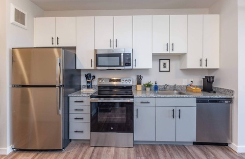 Cincinnati Apartment | Bright & Cozy Near TQL & Paycor Stadiums