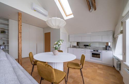 Avoti Apartment | Bright Designer Apartment In City Centre