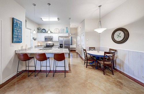 Corpus Christi House | Bright, dog-friendly townhome with free wifi and a private yard - near the water
