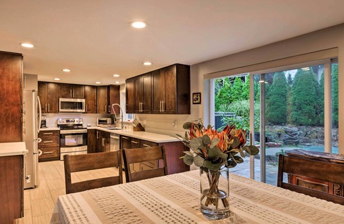 Esperance House | Bright Edmonds Abode w/Patio & Dining Table!