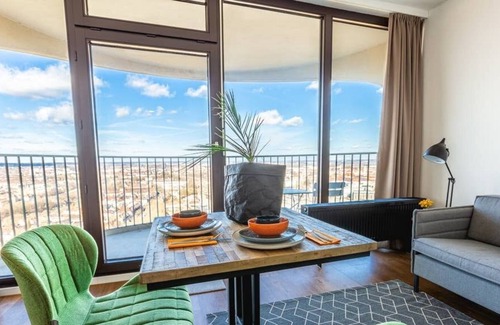 Antonsviertel Apartment | ☆BRIGHT: Fantastic Views ☆ Augsburg Center | Luxury | Congress | Balcony