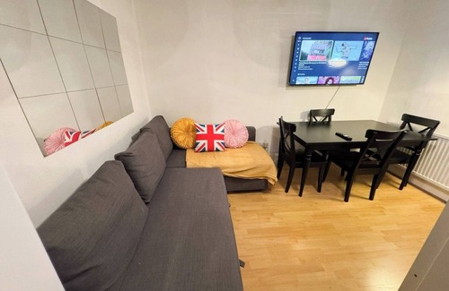 Brixton Apartment | Bright flat in Brixton