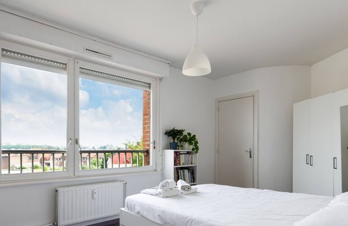 Fives Apartment | Bright flat near the city centre of Lille - Welkeys