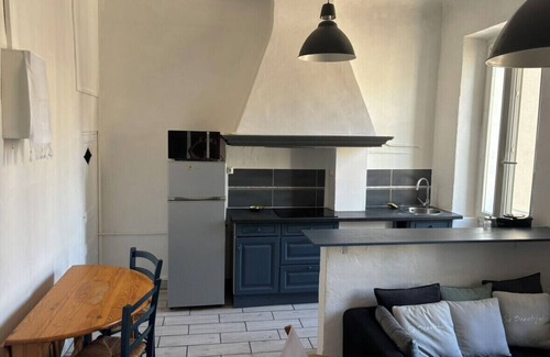 Saint-Lambert Apartment | Bright flat near the beach and Old Port