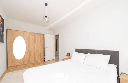 Antalya City Centre Apartment | Bright Flat w Balcony 15 min to Konyaalti Beach