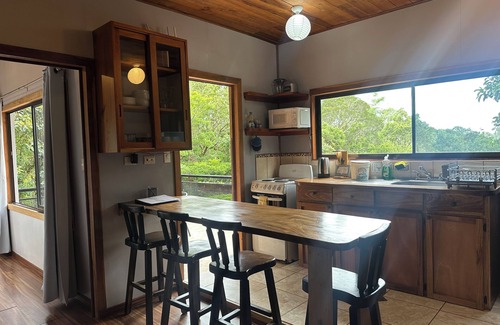 Monteverde Apartment | Bright Forest Retreat – 2BR w/Balcony, Walk to Town, Birds & Wildlife