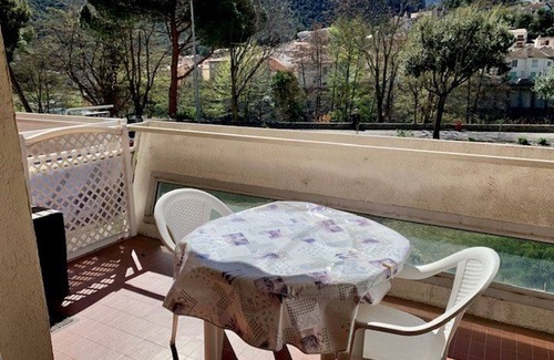 Amelie-les-Bains-Palalda Apartment | Bright F2 Apartment with Terrace, Parking, and WiFi in Amélie-les-Bains