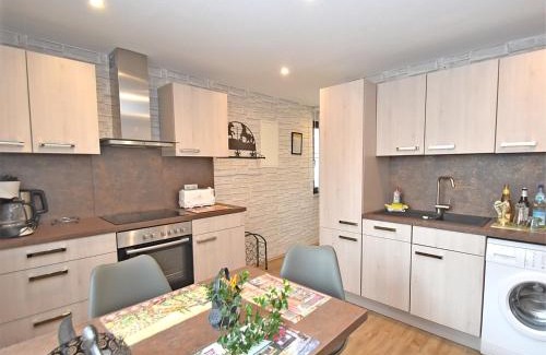 Ernstroda Apartment | Bright Garden Apartment Retreat, cleaning included