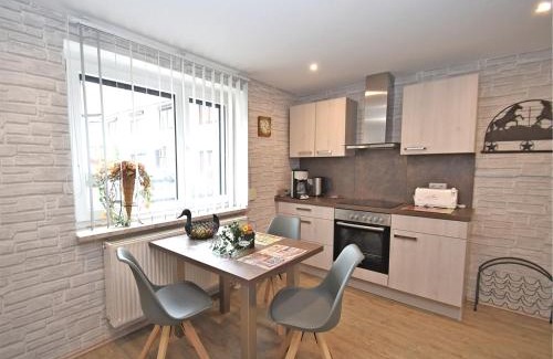 Ernstroda Apartment | Bright Garden Apartment Retreat, cleaning included