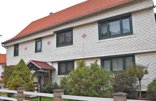Ernstroda Apartment | Bright Garden Apartment Retreat