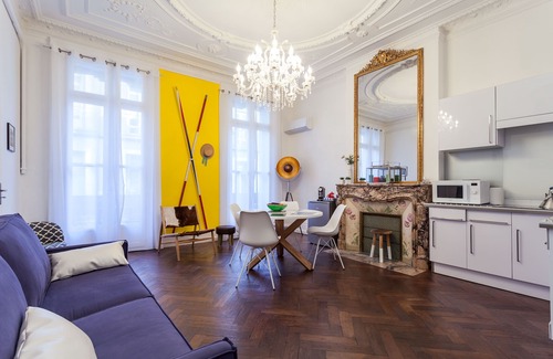 Sete Apartment | Bright Haussman apartment in the heart of the city - pedestrian street