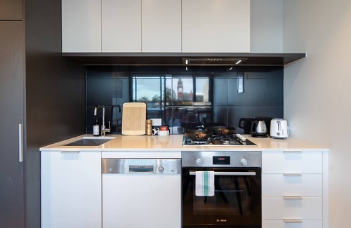 Hawthorn Apartment | Bright Hawthorn 1BR Apartment near Glenferrie