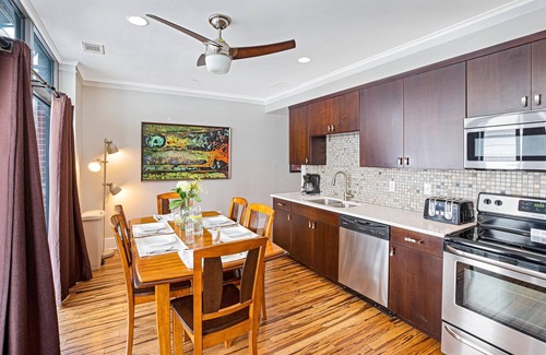Historic District - North Apartment | Bright Historic District Condo with Balcony by Lucky Savannah