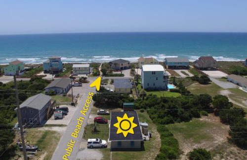 Emerald Isle House | Bright Home 1 Min Walk to Public Beach Access