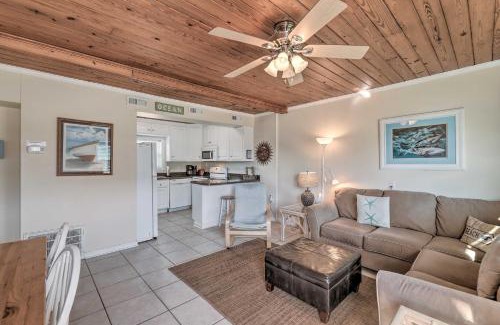 Emerald Isle House | Bright Home 1 Min Walk to Public Beach Access