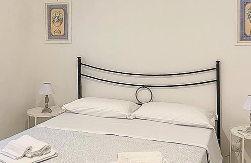 Cava dʼAliga House | Bright house as a vacation home near the sea.