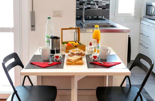Giambellino Apartment | Bright House in Milan