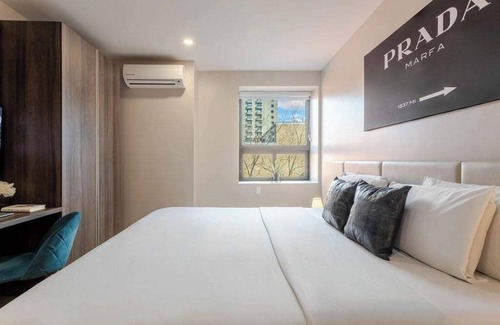Gay Village House | Bright King – Berri-UQAM Vibe