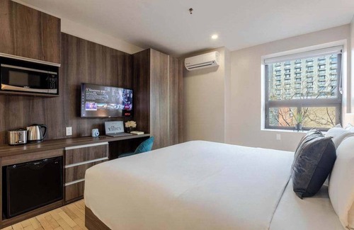Gay Village House | Bright King – Berri-UQAM Vibe