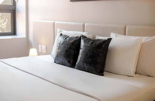 Gay Village House | Bright King – Berri-UQAM Vibe