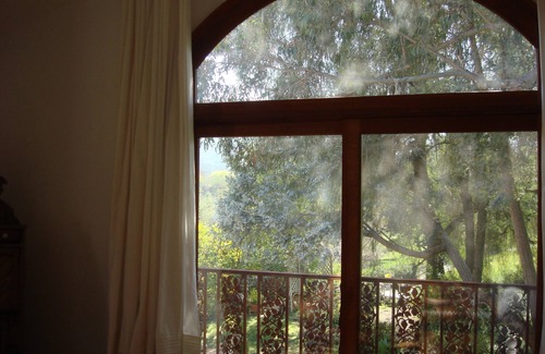 Tarzana Apartment | Bright, large apartment overlooking the golf course.