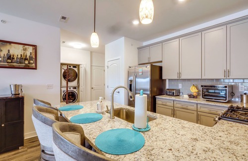 Rehoboth Beach Condo | Bright Lewes Condo w/Balcony, 7 Mi to Beach!