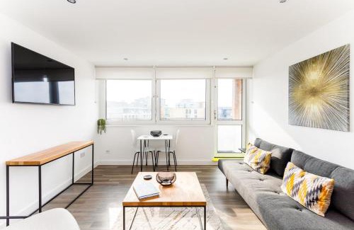 Elephant and Castle Apartment | Bright London Bridge Apartment