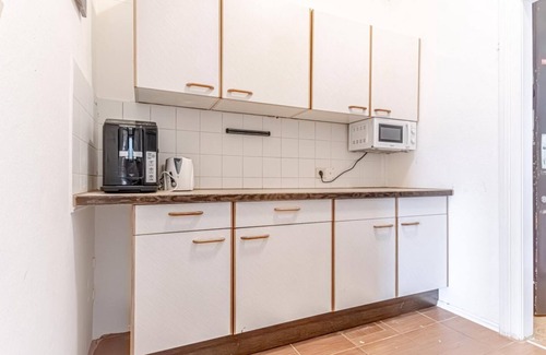 Brigittenau Apartment | Bright & Lovely Room by U6 Metro and the Danube