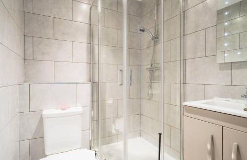 Blackburn Apartment | Bright & Modern 1 Bed Apartment in Blackburn Centre
