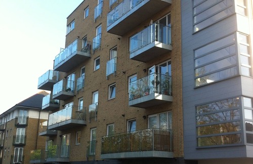 Kennington Apartment | Bright, modern apartment in Kennington