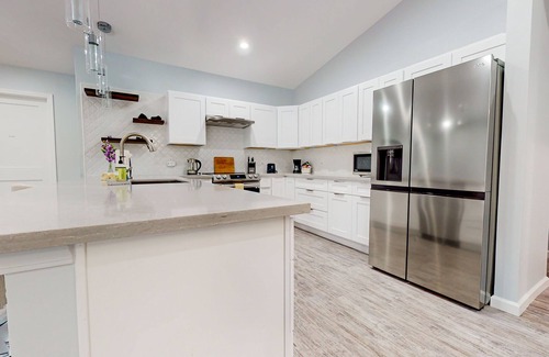 Orchidlands Estates House | Bright & modern dog-friendly oasis on two lush acres with generous patio & W/D