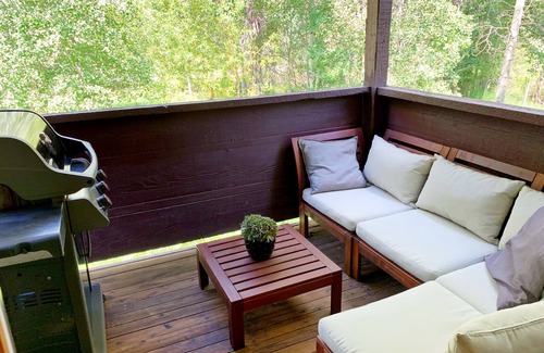 Moose Wilson Road Condo | Bright, Modern Loft. 5 Miles to Ski Resort, National Park, or Downtown Jackson