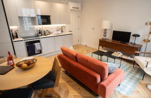 Fitzrovia Apartment | Bright, modern one bedroom apartment on 1st floor
