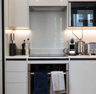 Fitzrovia Apartment | Bright, modern one bedroom apartment on 1st floor