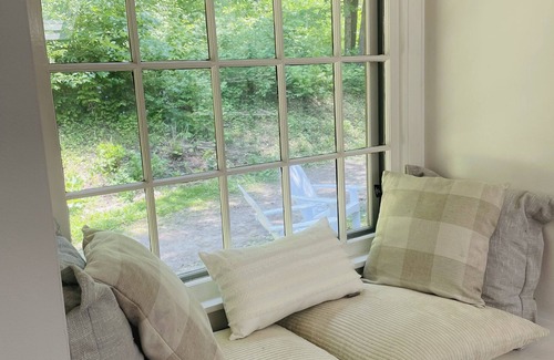 Pownal House | Bright Modern Secluded Vermont Home: Trout Pond + Trails, 5 Mins to Williamstown