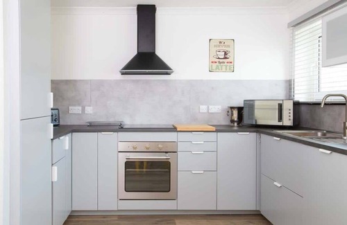 Selsey House | Bright & Modern Selsey Seafront Home