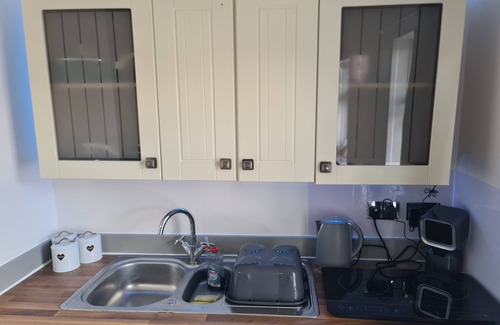 Reading City Centre Apartment | Bright & Modern Studio Near Center, Station, RBH & Univerisry